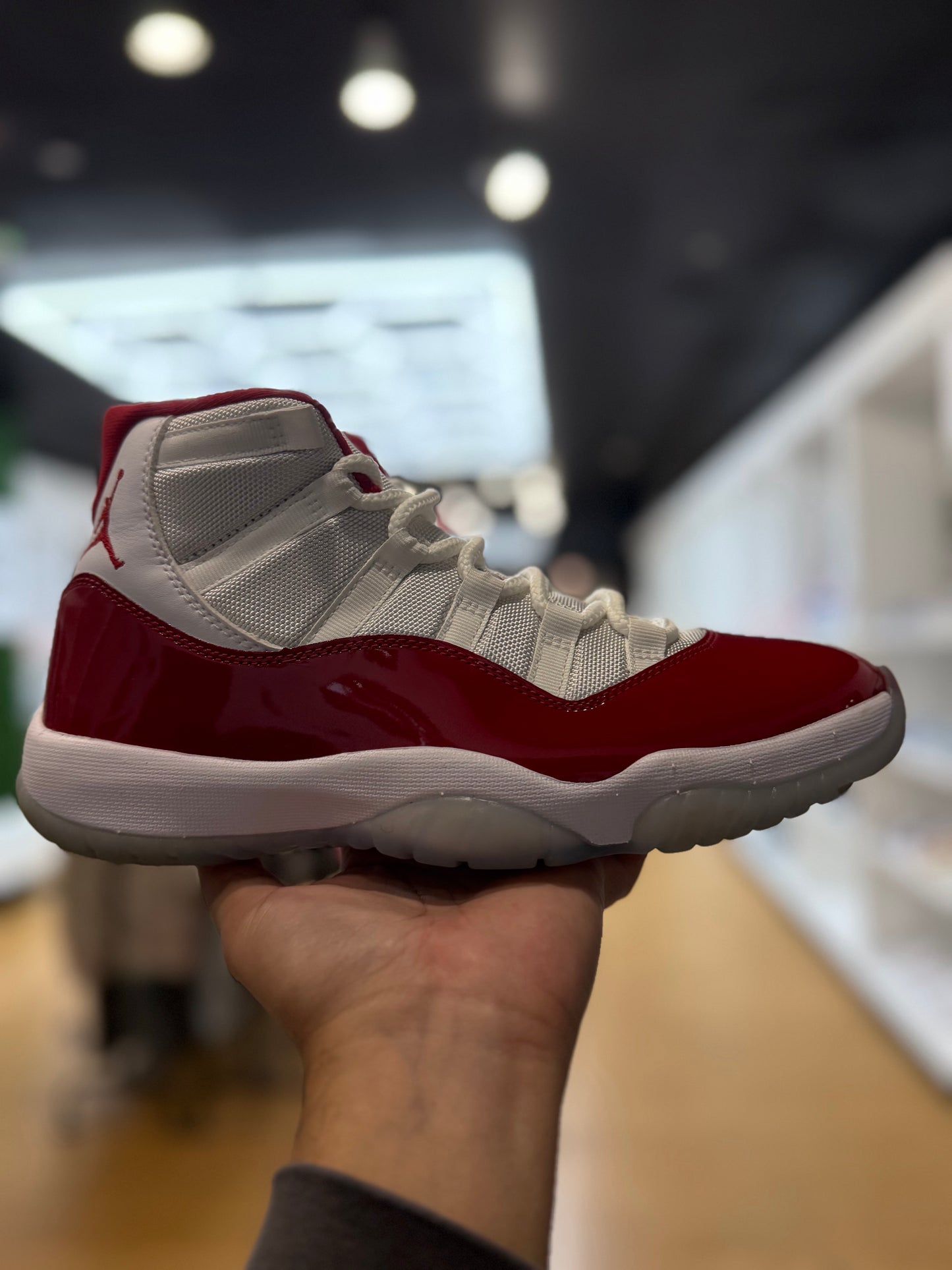 Jordan 11 Retro Cherry (2022) PRE-OWNED