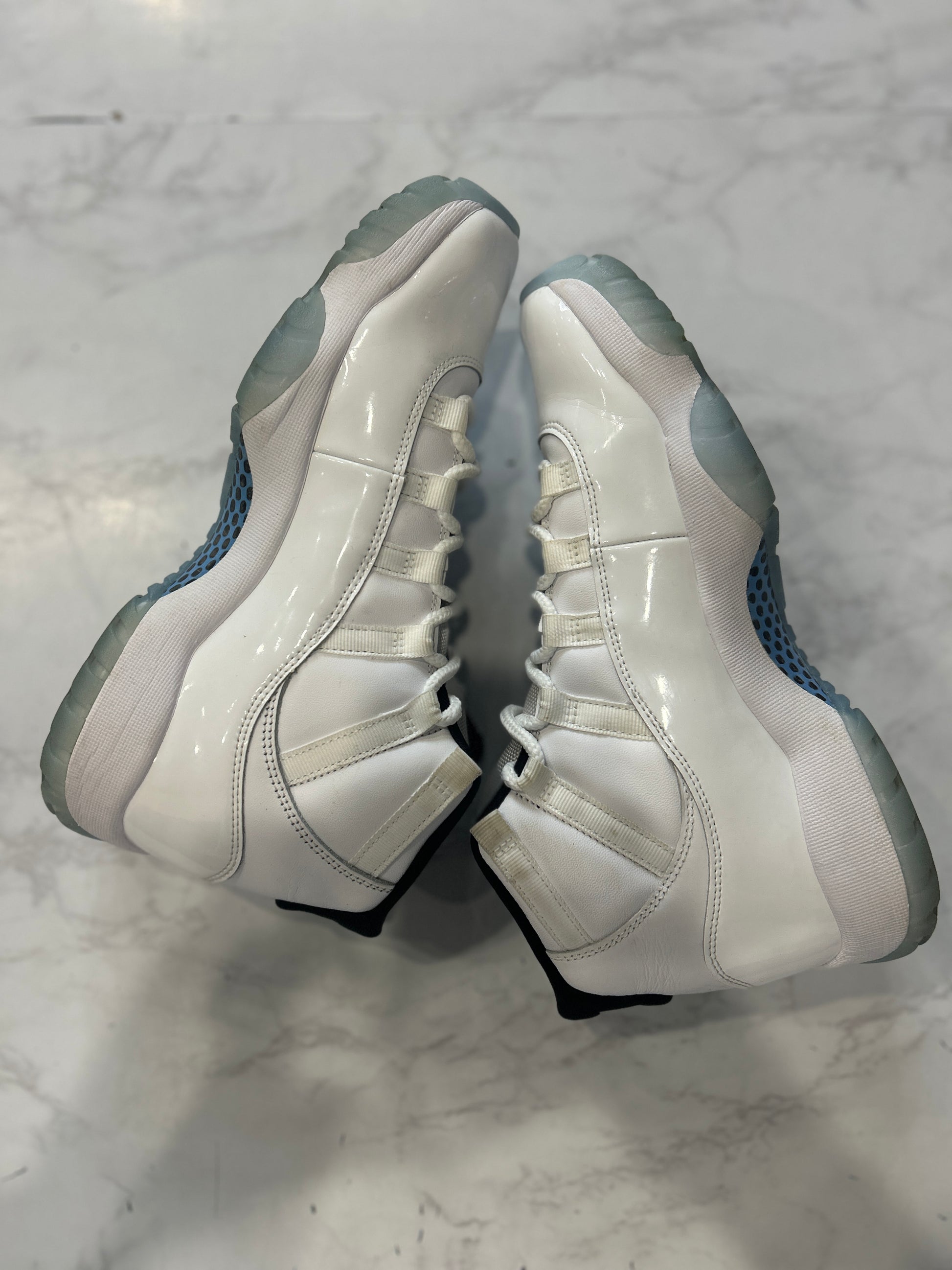 Jordan 11 Retro Legend Blue (2024) PRE-OWNED