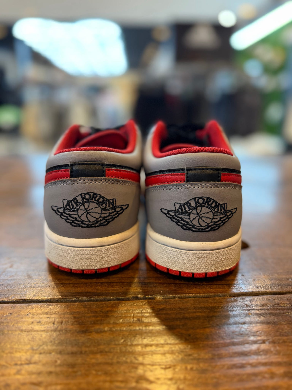 Jordan 1 Low Black Light Smoke Grey Gym Red PRE-OWNED