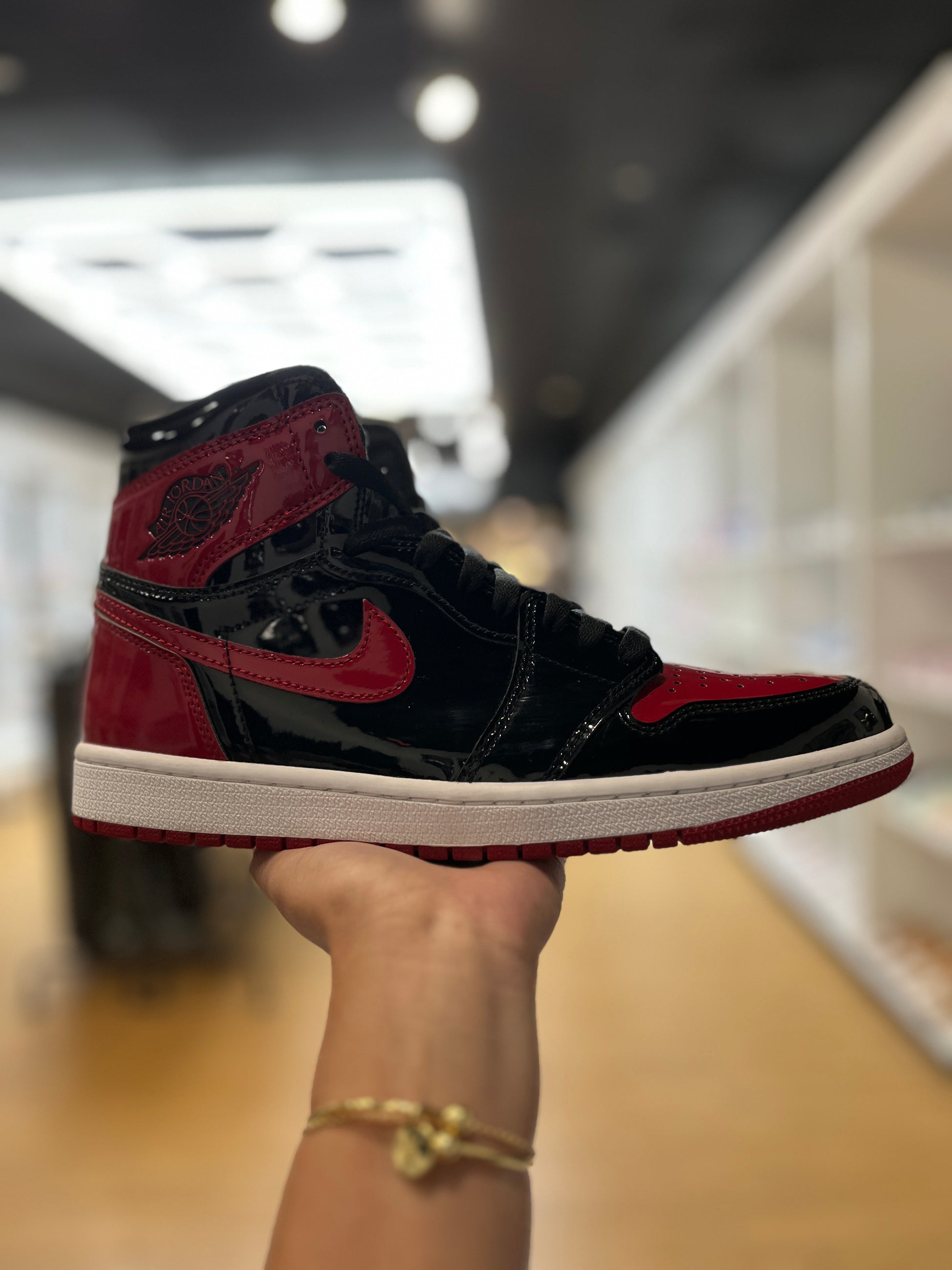 Jordan 1 Retro High OG Patent Bred PRE-OWNED