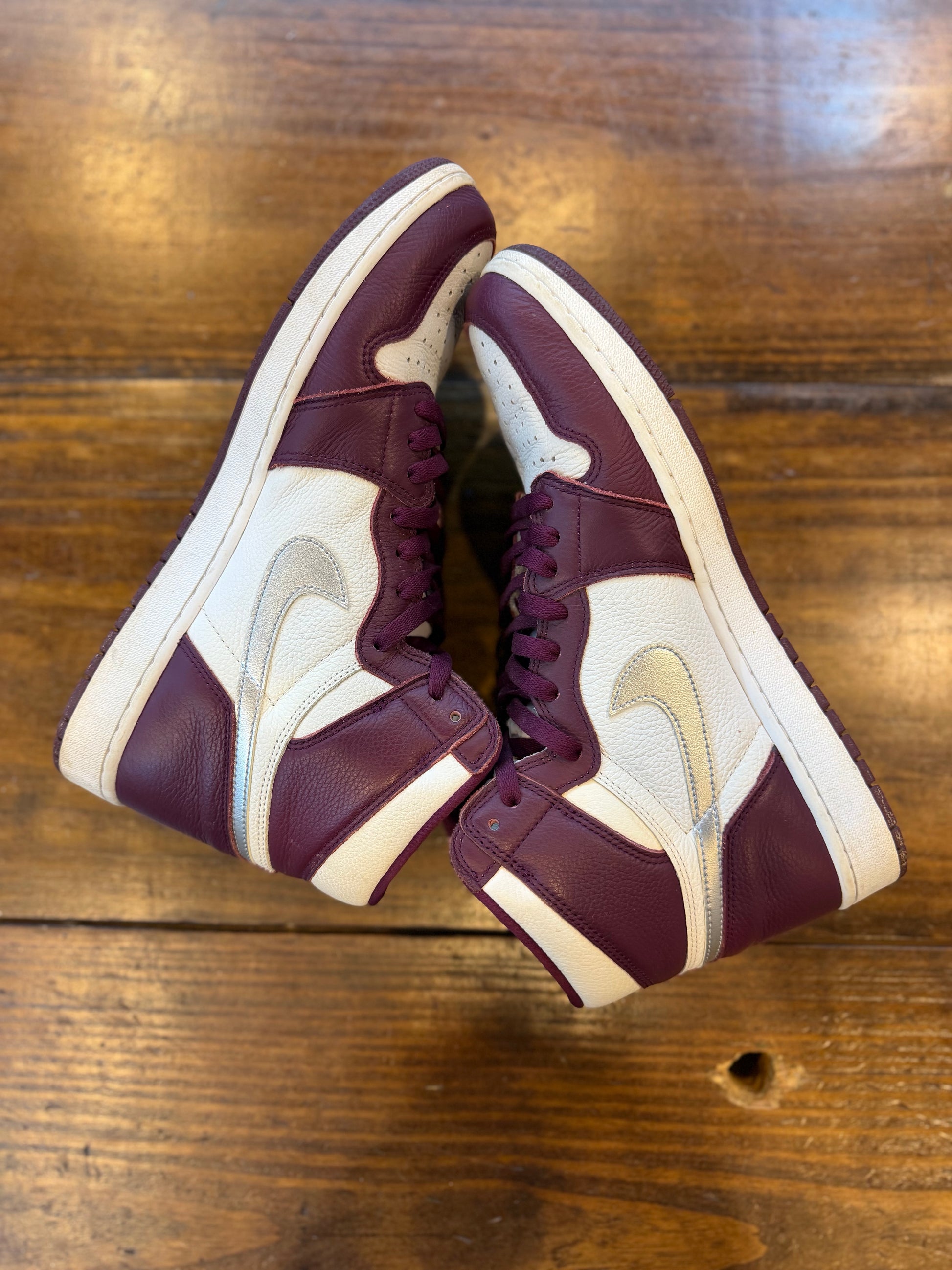 Jordan 1 Retro High OG Bordeaux PRE-OWNED