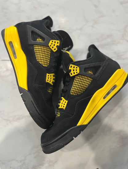 Jordan 4 Retro Thunder (2023) PRE-OWNED