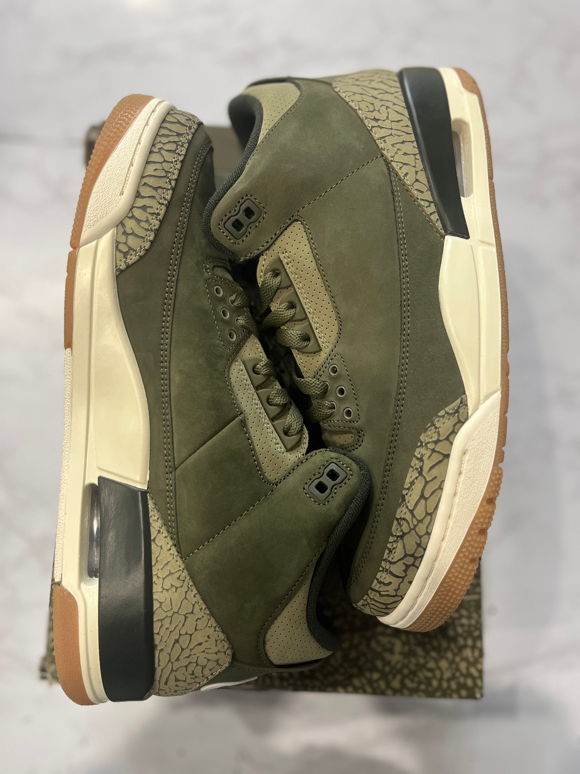 Jordan 3 Retro Family Affair PRE-OWNED