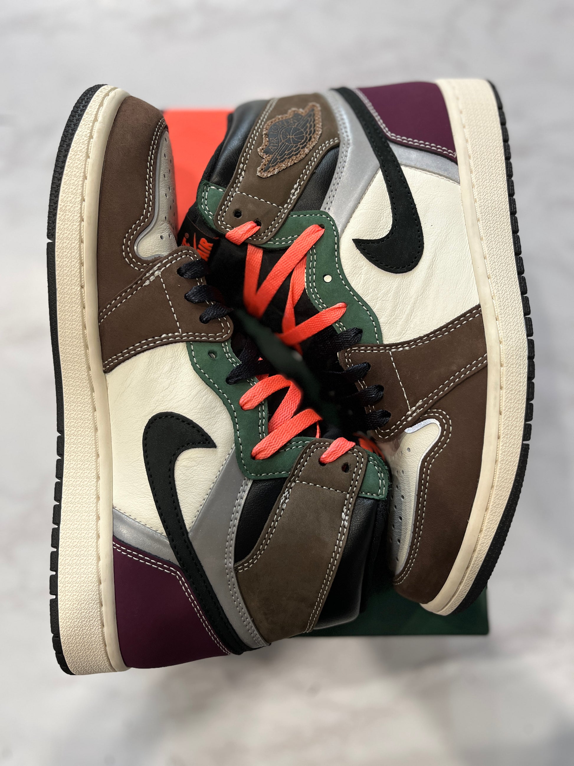 Jordan 1 Retro High OG Hand Crafted PRE-OWEND