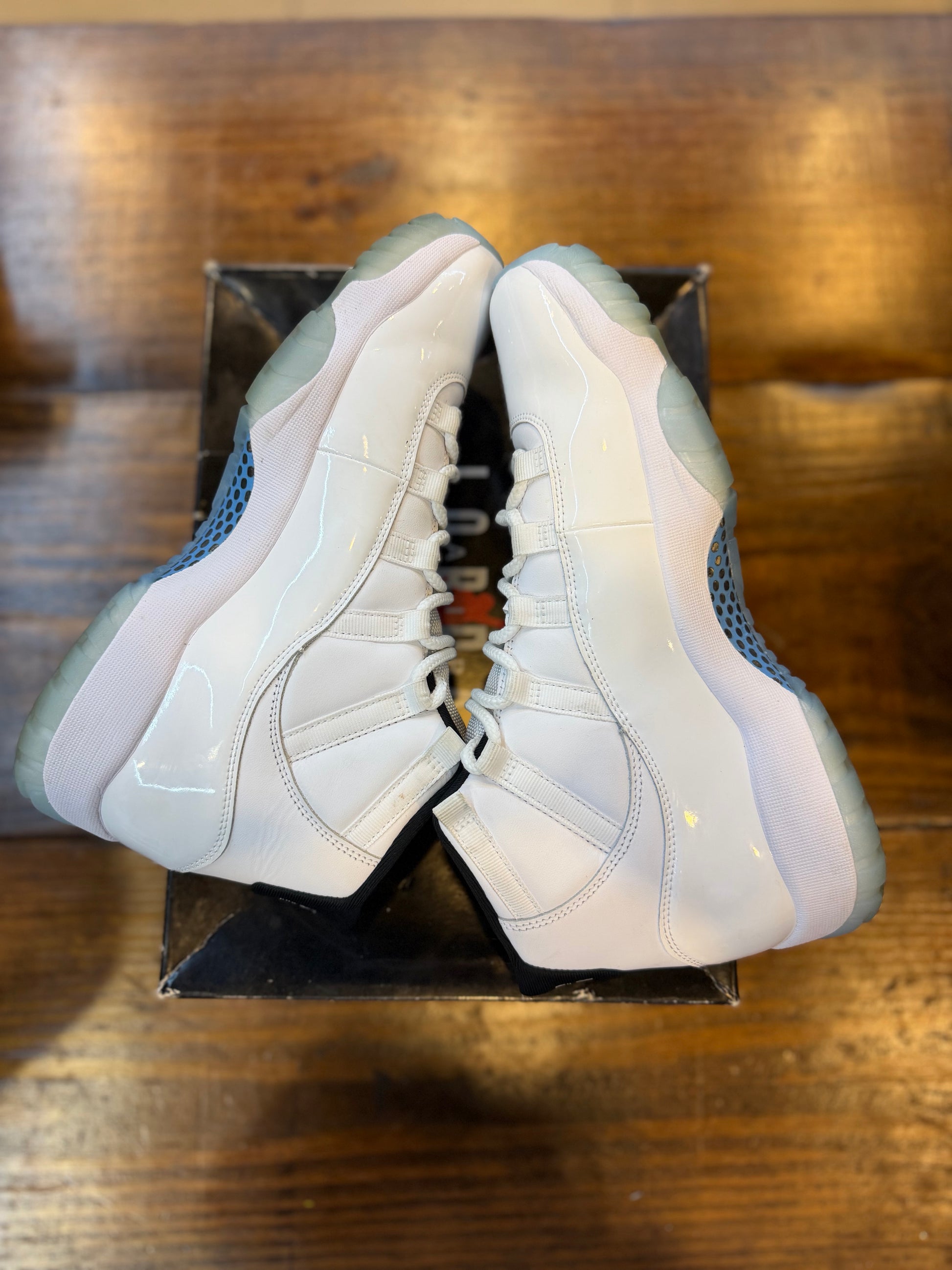 Jordan 11 Retro Legend Blue 2024 PRE-OWNED