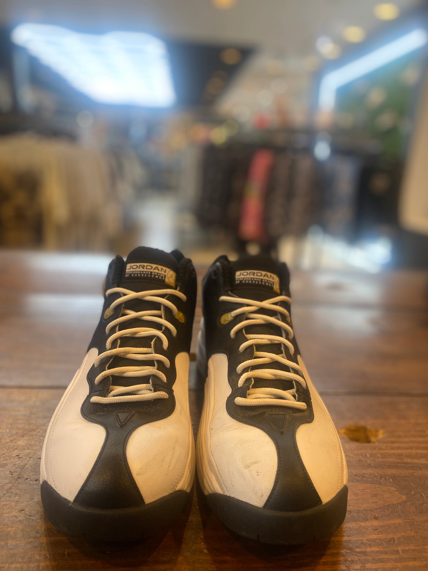 Jordan Jumpman Team 1 White Black Gold PRE-OWNED