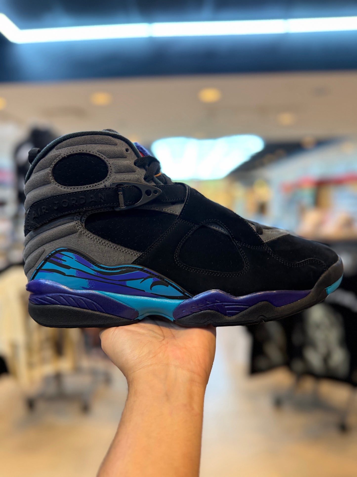Jordan 8 Retro Aqua (2025) PRE-OWNED