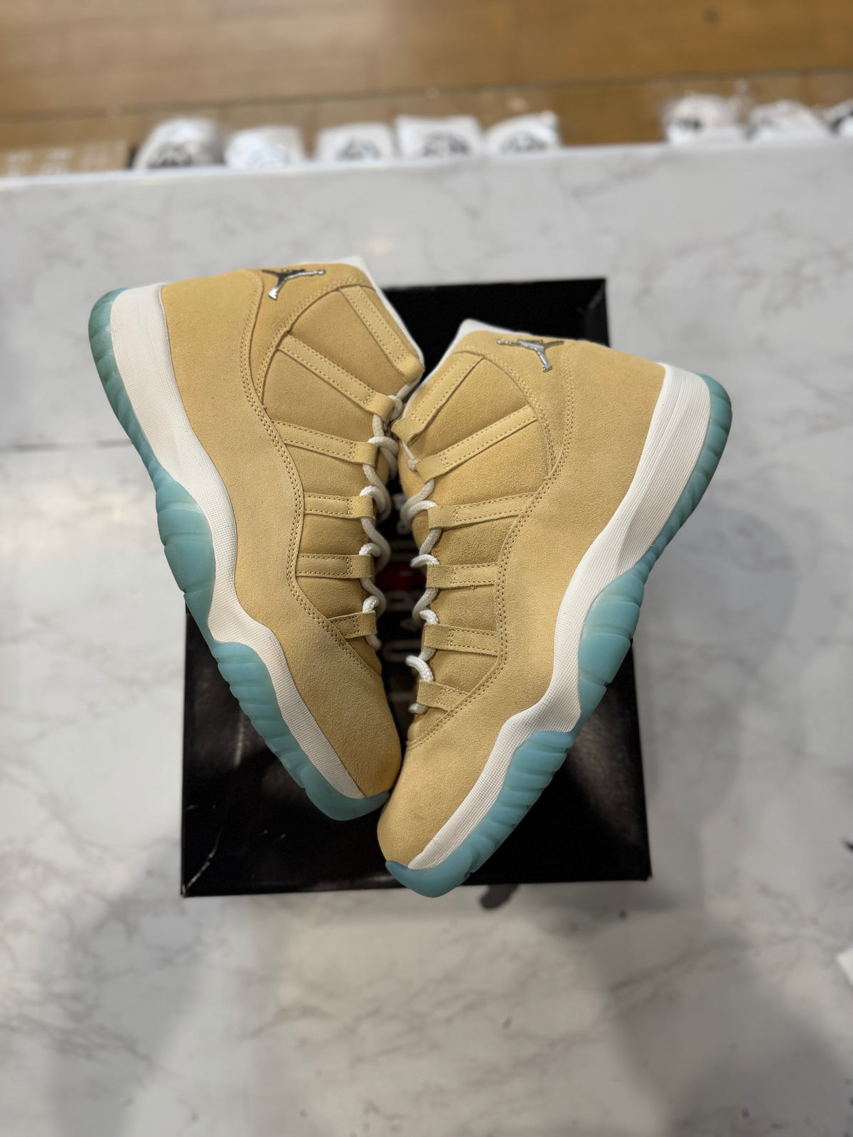 Jordan 11 Retro H-Town PRE-OWNED