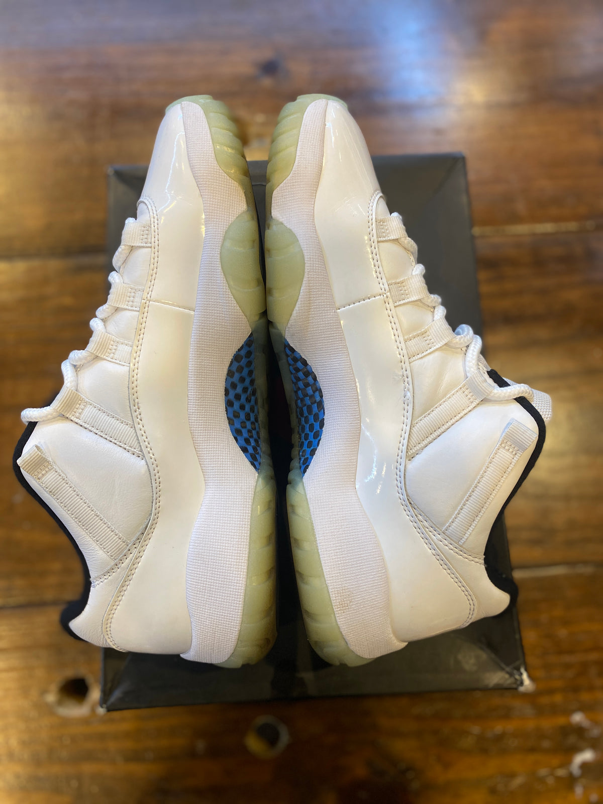 Jordan 11 Retro Low Legend Blue PRE-OWNED