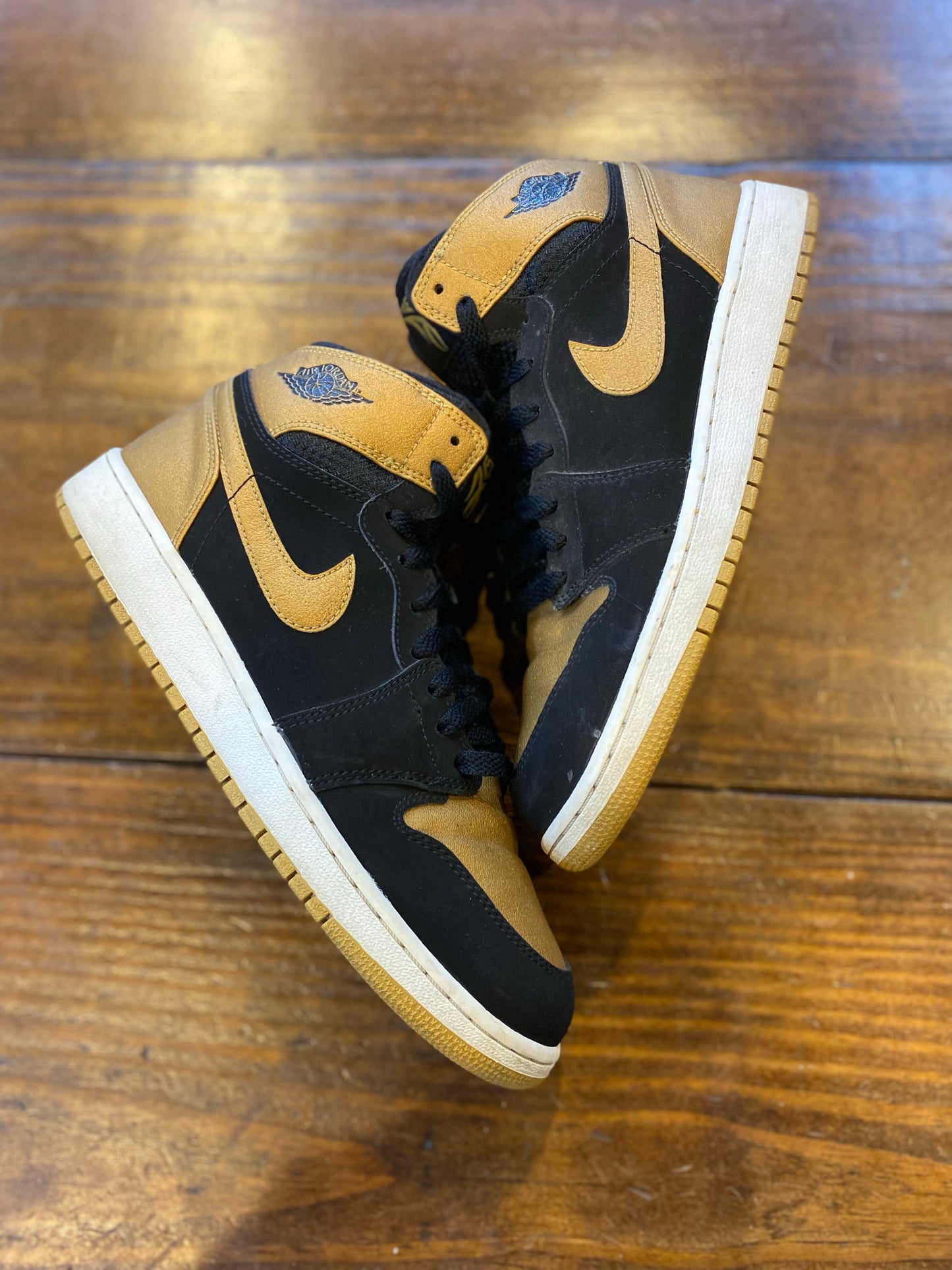 Jordan 1 Retro Melo (GS) PRE-OWNED