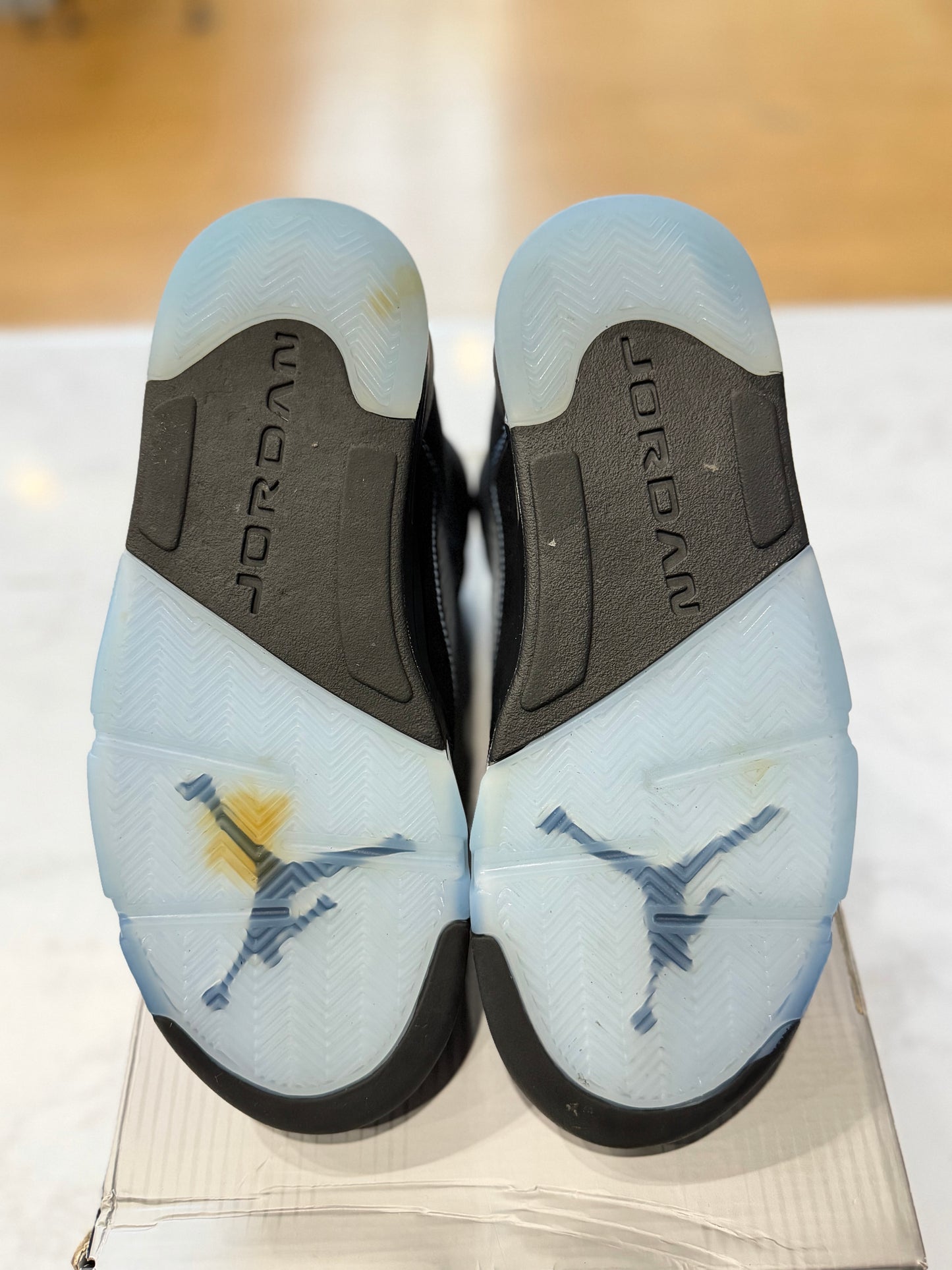 Jordan 5 Retro Black University Blue (2026) PRE-OWNED