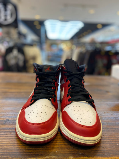 Jordan 1 Mid Chicago PRE-OWNED