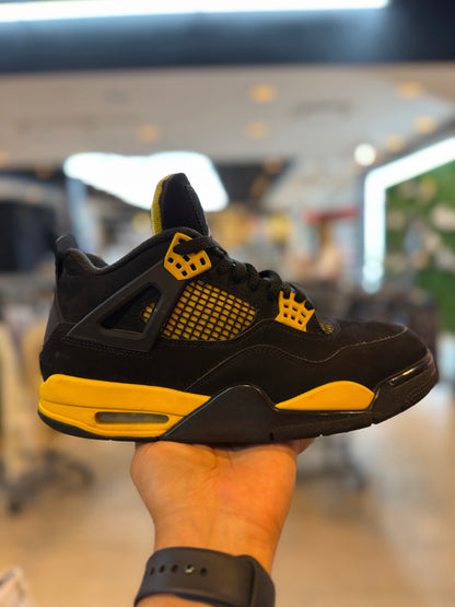 Jordan 4 Retro Thunder (2023) PRE-OWNED