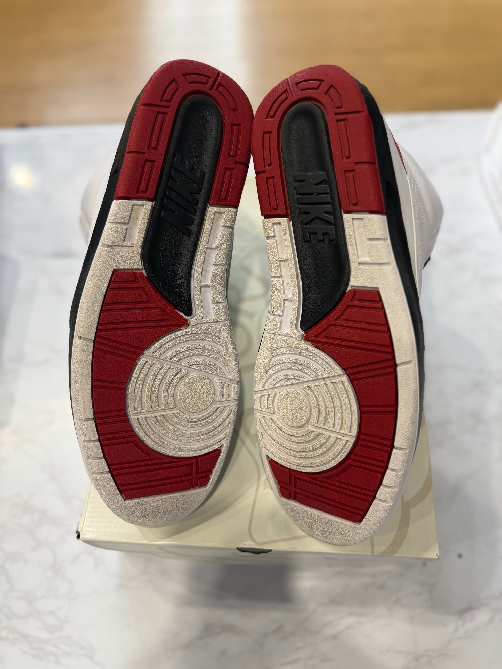 Jordan 2 Retro OG Chicago (2022) PRE-OWNED