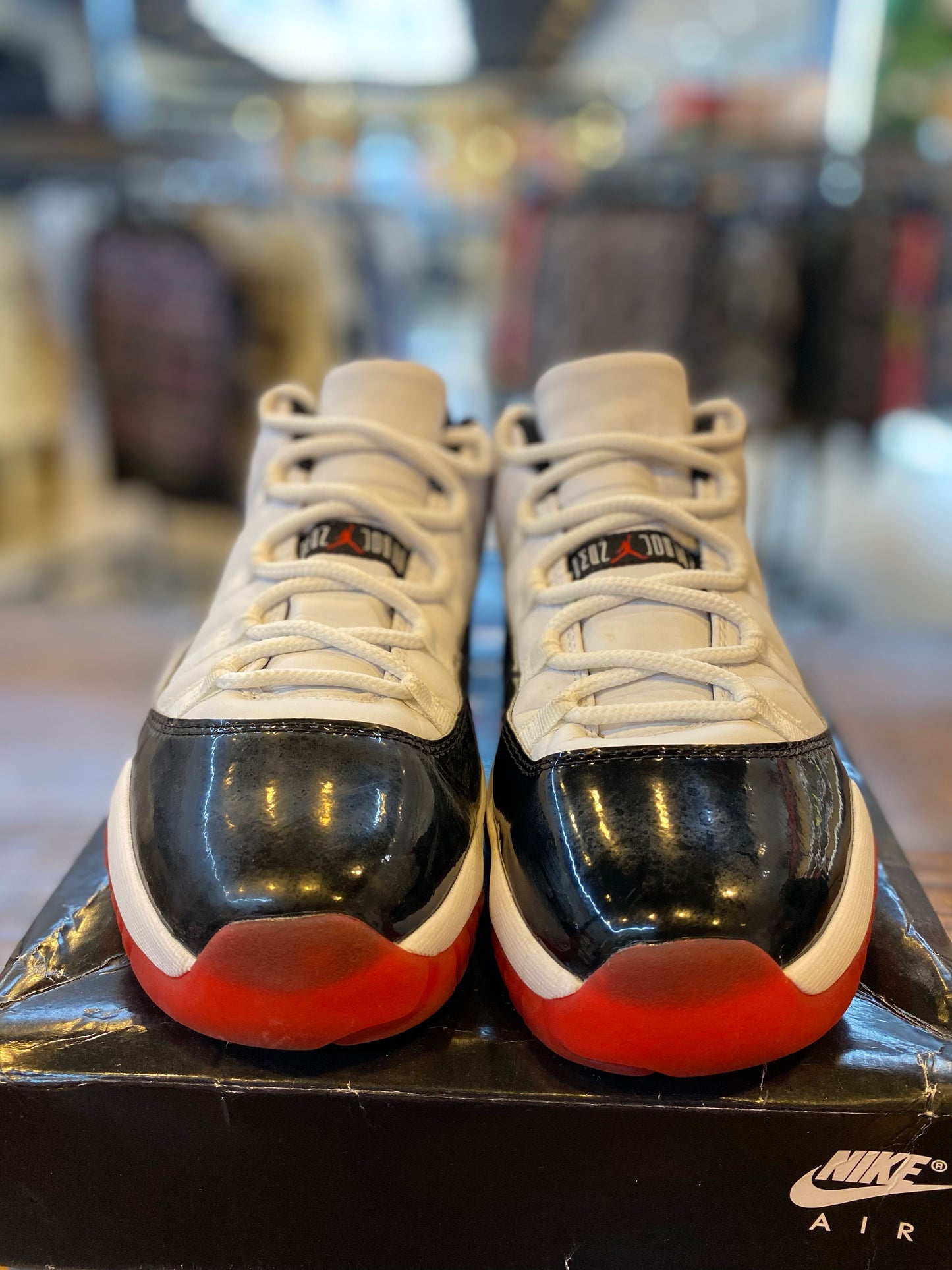 Jordan 11 Retro Low Concord Bred PRE-OWNED