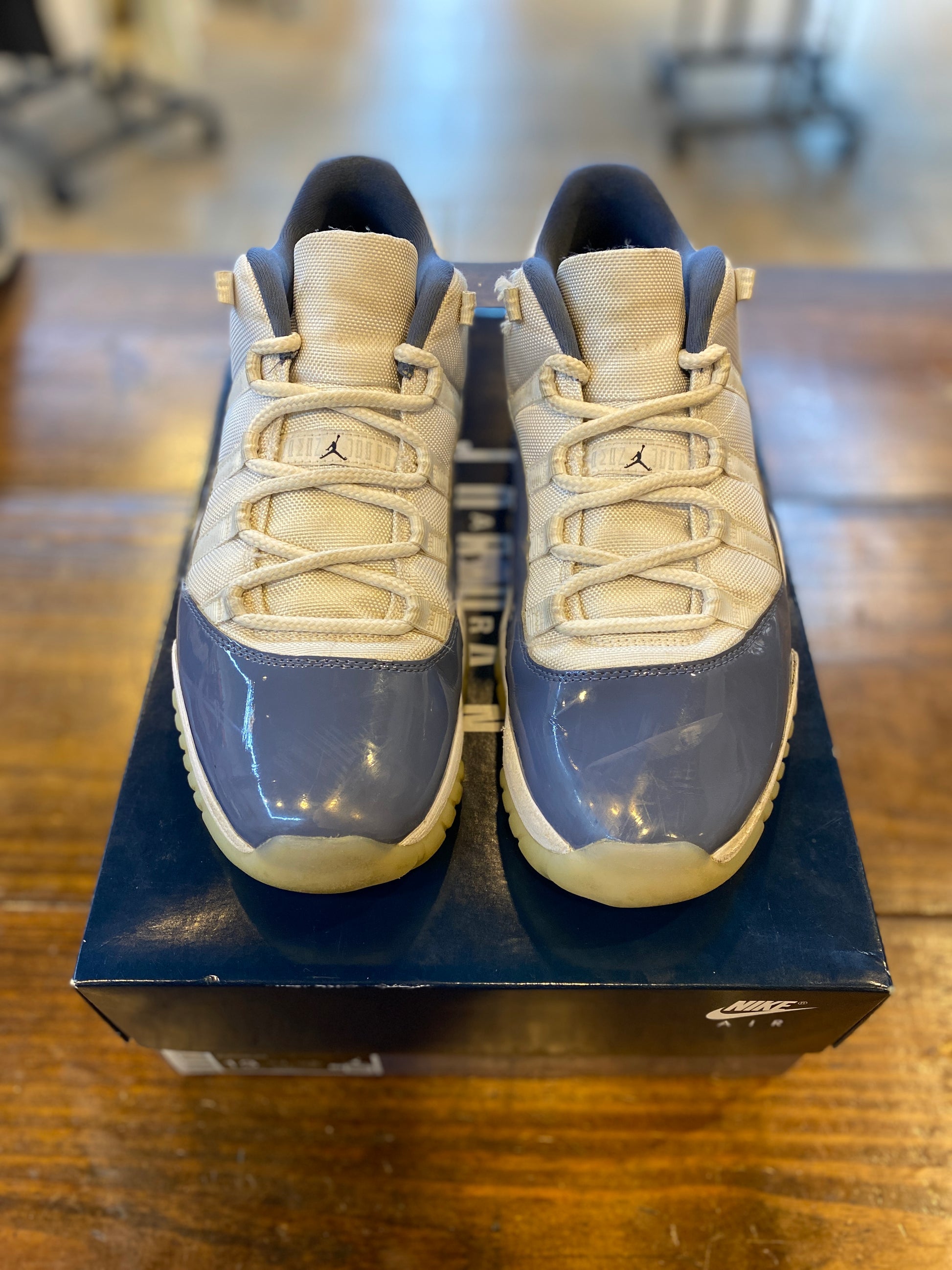 Jordan 11 Retro Low Diffused Blue - PRE-OWNED