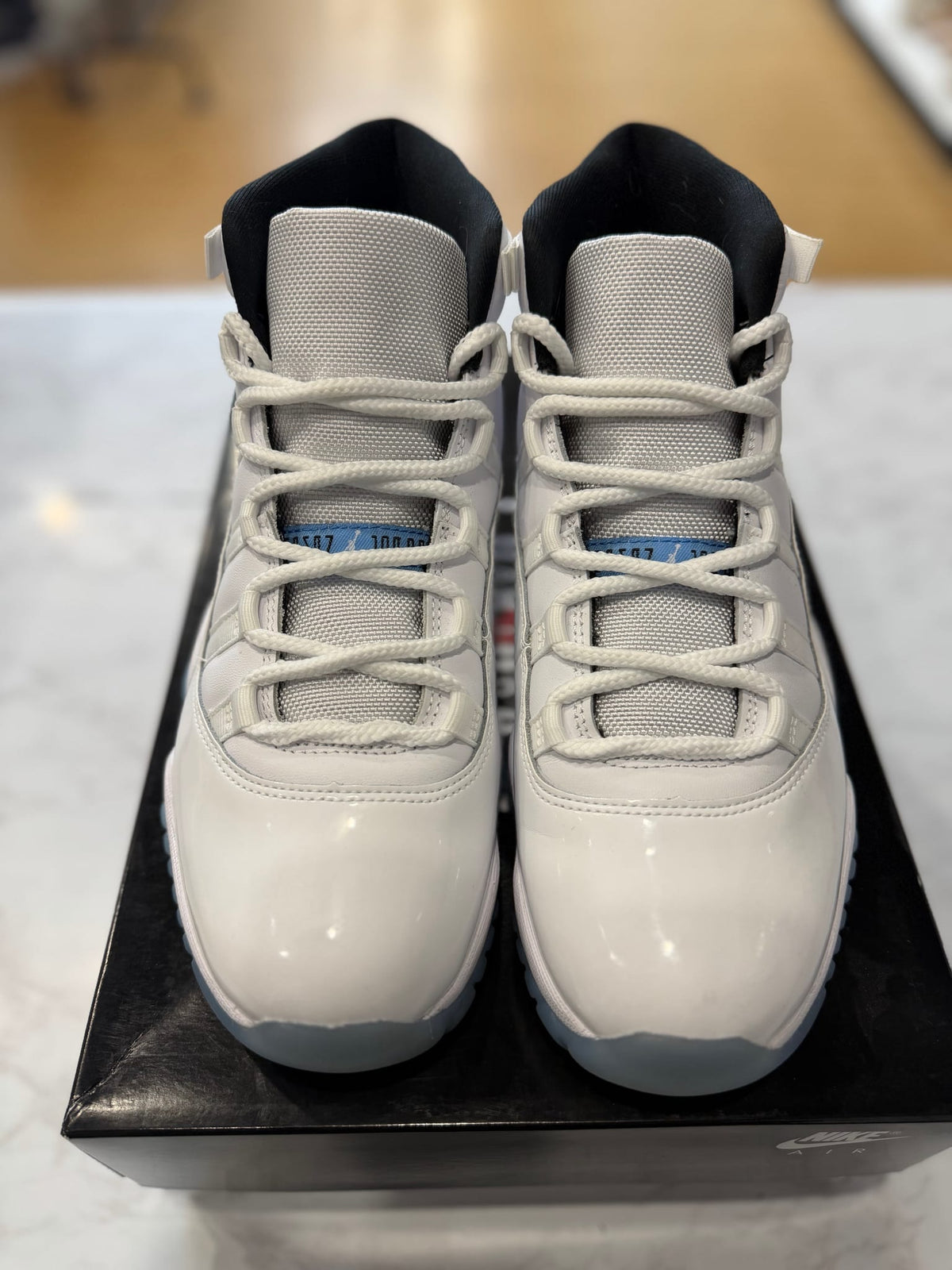 Jordan 11 Retro Legend Blue (2024) PRE-OWNED