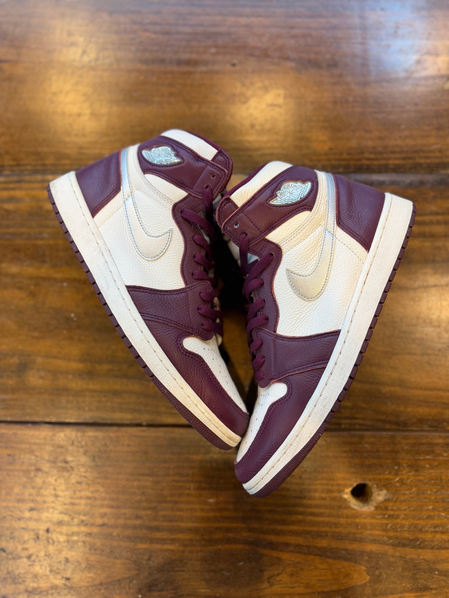 Jordan 1 Retro High OG Bordeaux PRE-OWNED