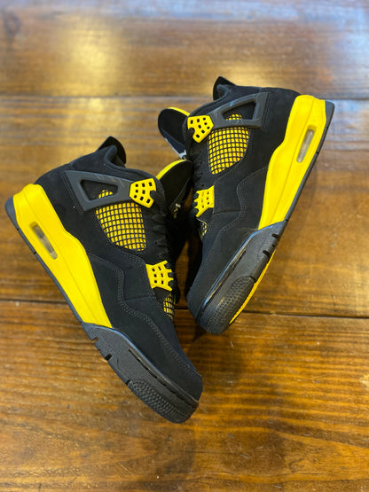 Jordan 4 Retro Thunder (2023) PRE-OWNED