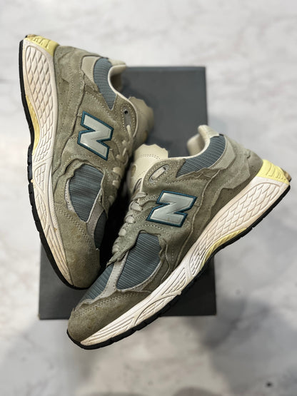 New Balance 2002R Protection Pack Mirage Grey PRE-OWNED