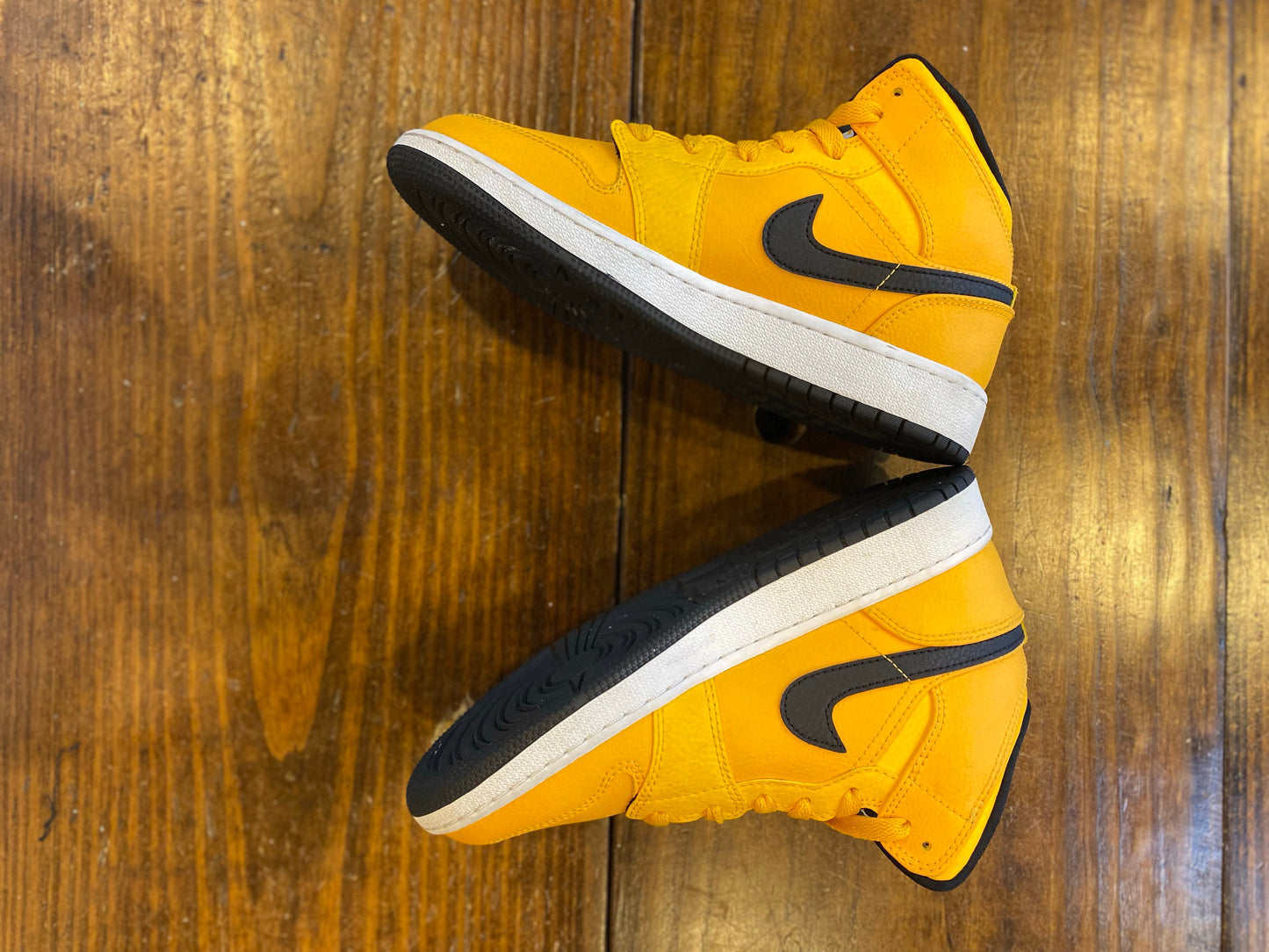 Jordan 1 Mid University Gold Black (GS) PRE-OWNED