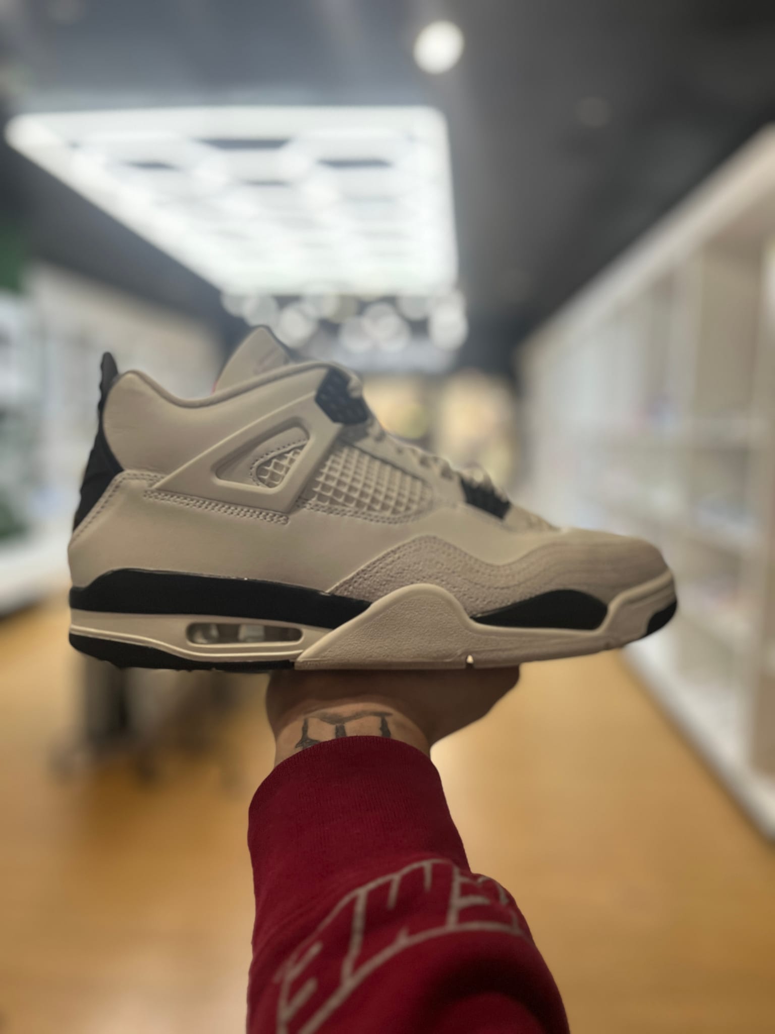 Jordan 4 Retro OG Flight Club PRE-OWNED
