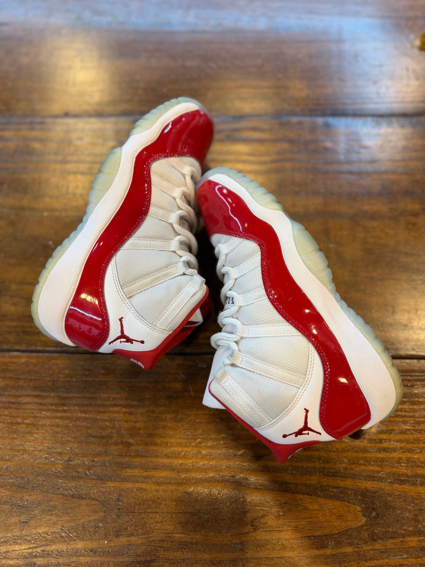 Jordan 11 Retro Cherry (2022) (GS) PRE-OWNED