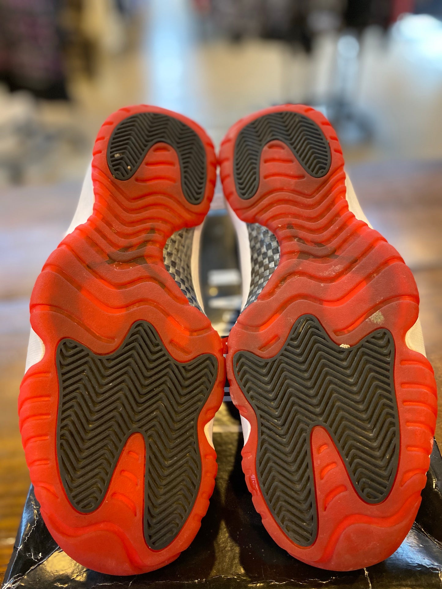 Jordan 11 Retro Low Concord Bred PRE-OWNED