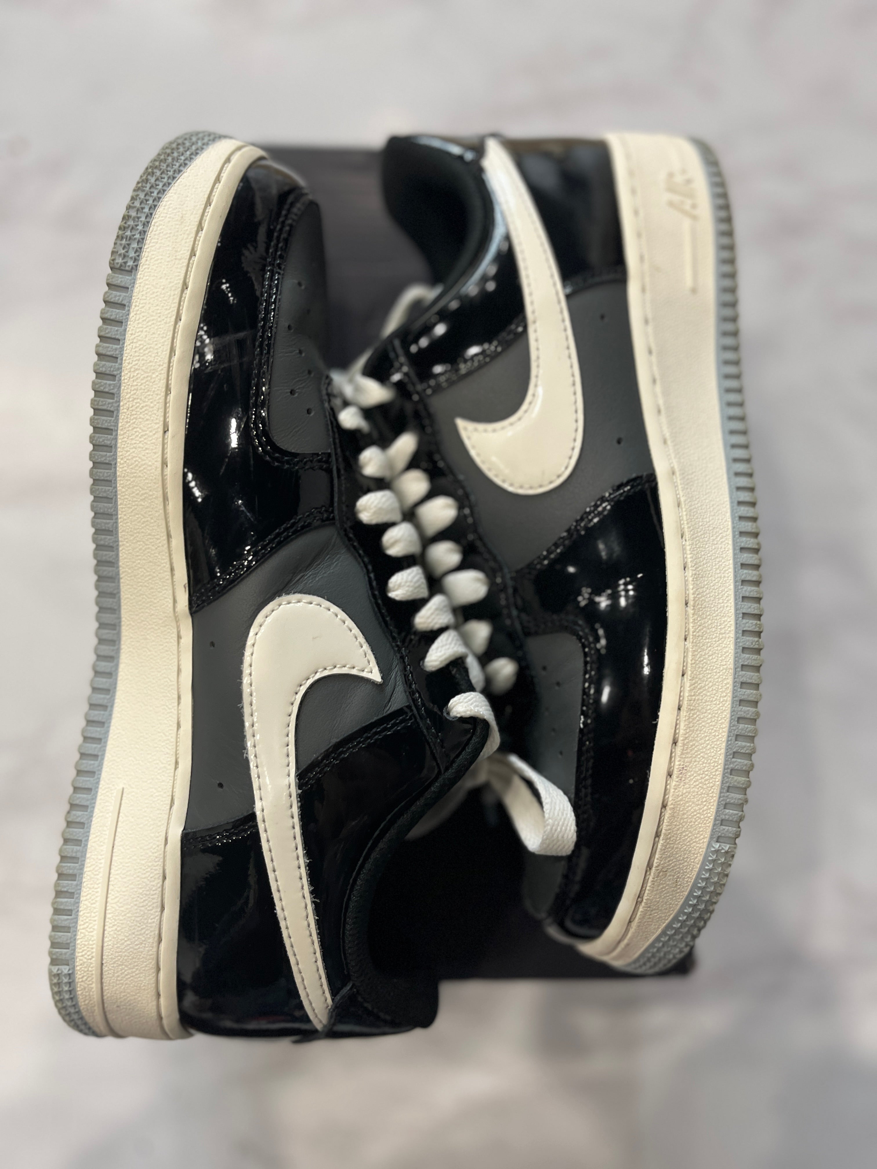 Nike Air Force 1 Low Black Iron Grey Patent PRE-OWNED