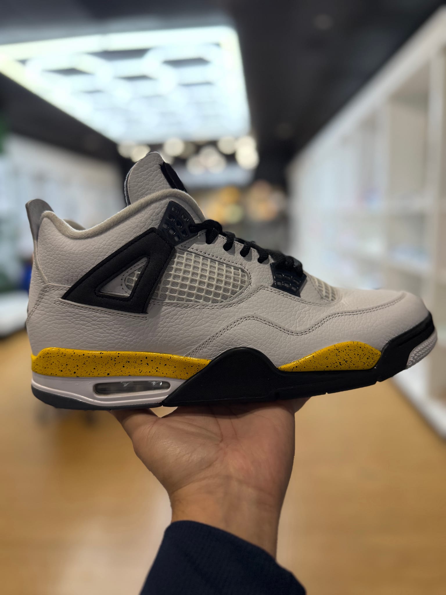 Jordan 4 Retro Rare Air Tour Yellow PRE-OWNED