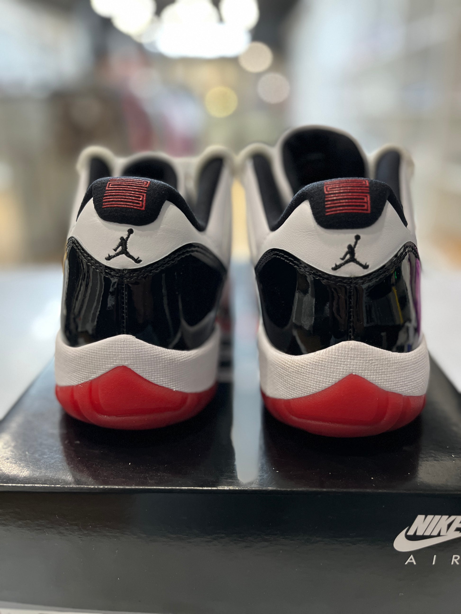 Jordan 11 Retro Low Concord Bred PRE-OWNED