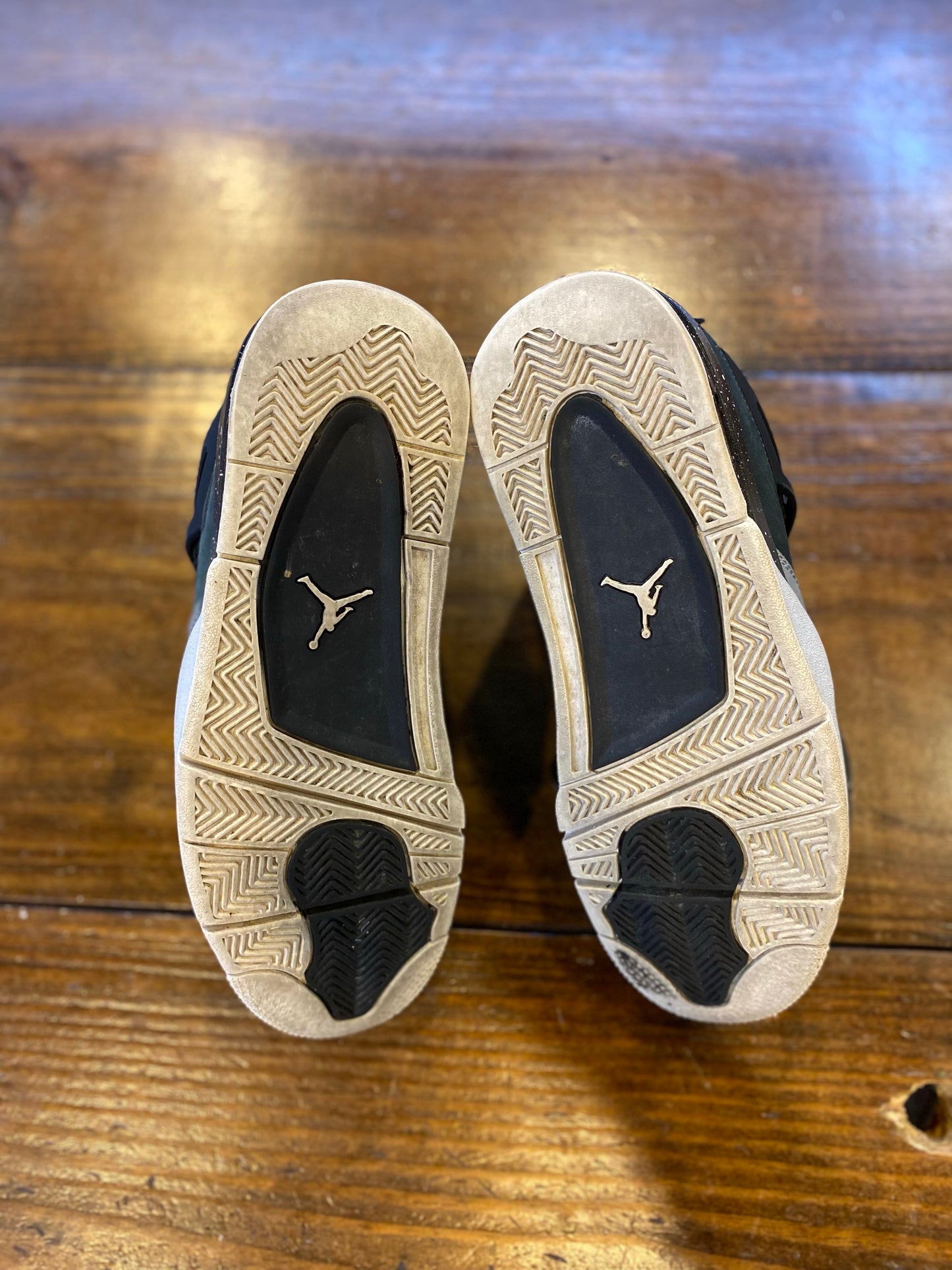 Jordan 4 Retro Fear (2024) PRE-OWNED