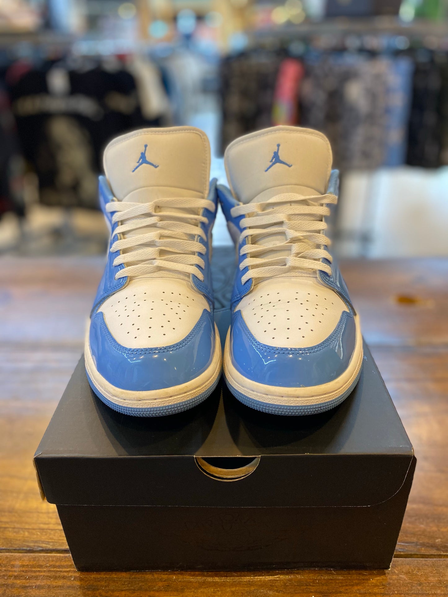 Jordan 1 Low SE White Legend Blue PRE-OWNED