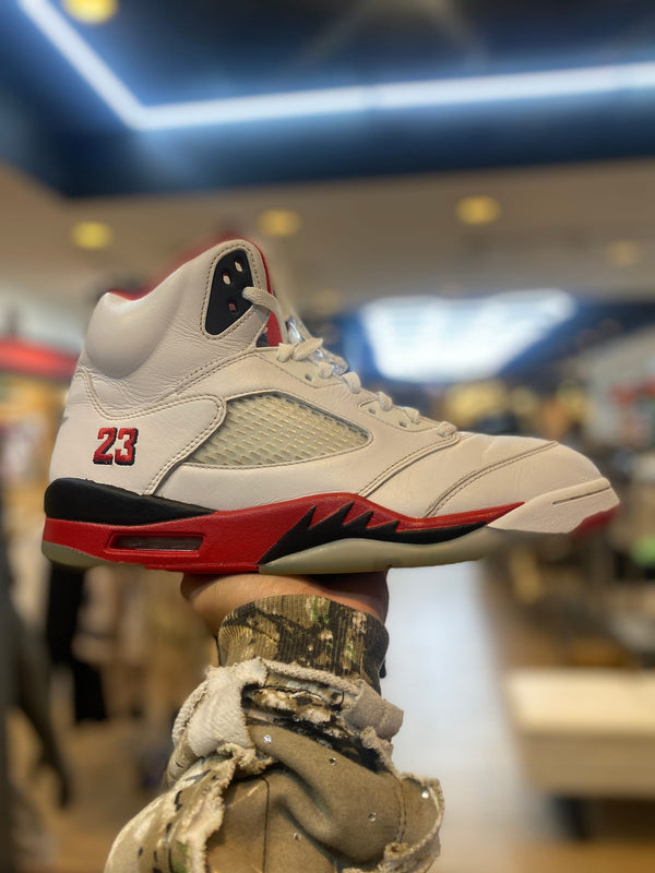 Jordan 5 Retro Fire Red Black Tongue (2025) PRE-OWNED