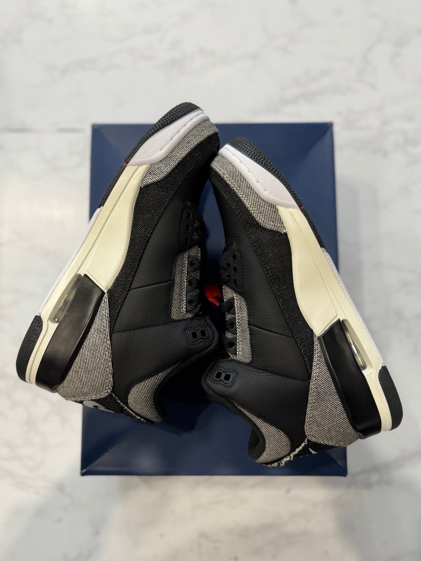 Jordan 3 Retro Levi’s Black PRE-OWNED