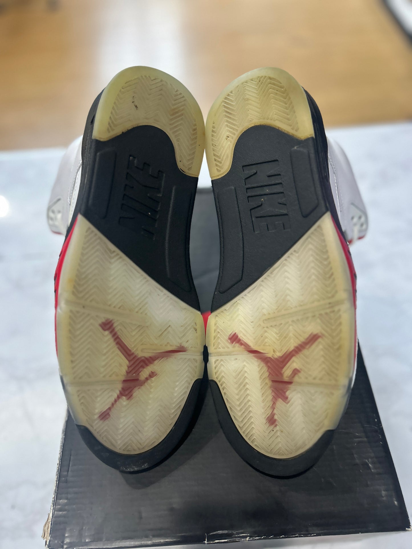 Jordan 5 Retro Fire Red Silver Tongue (2020)PRE-OWNED