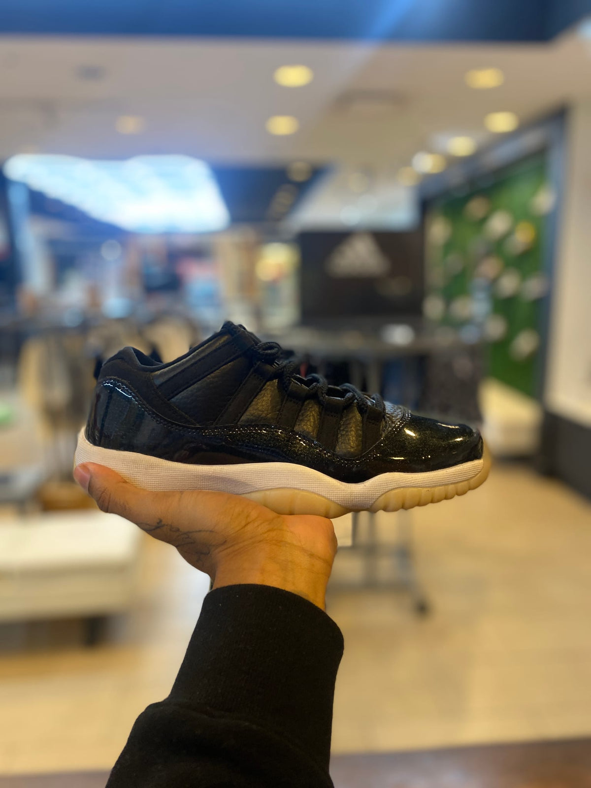 Jordan 11 Retro Low 72-10 (GS) PRE-OWNED