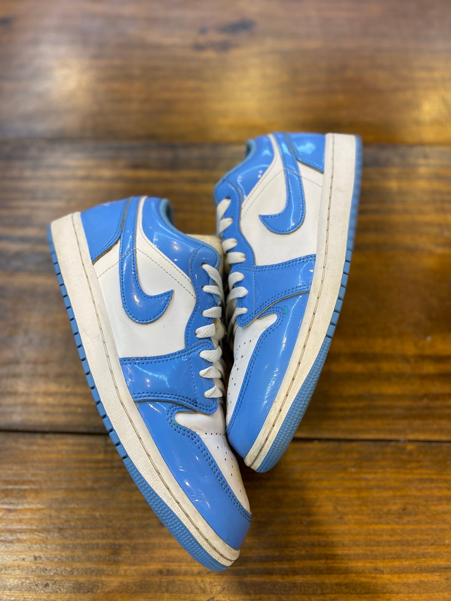 Jordan 1 Low SE White Legend Blue PRE-OWNED