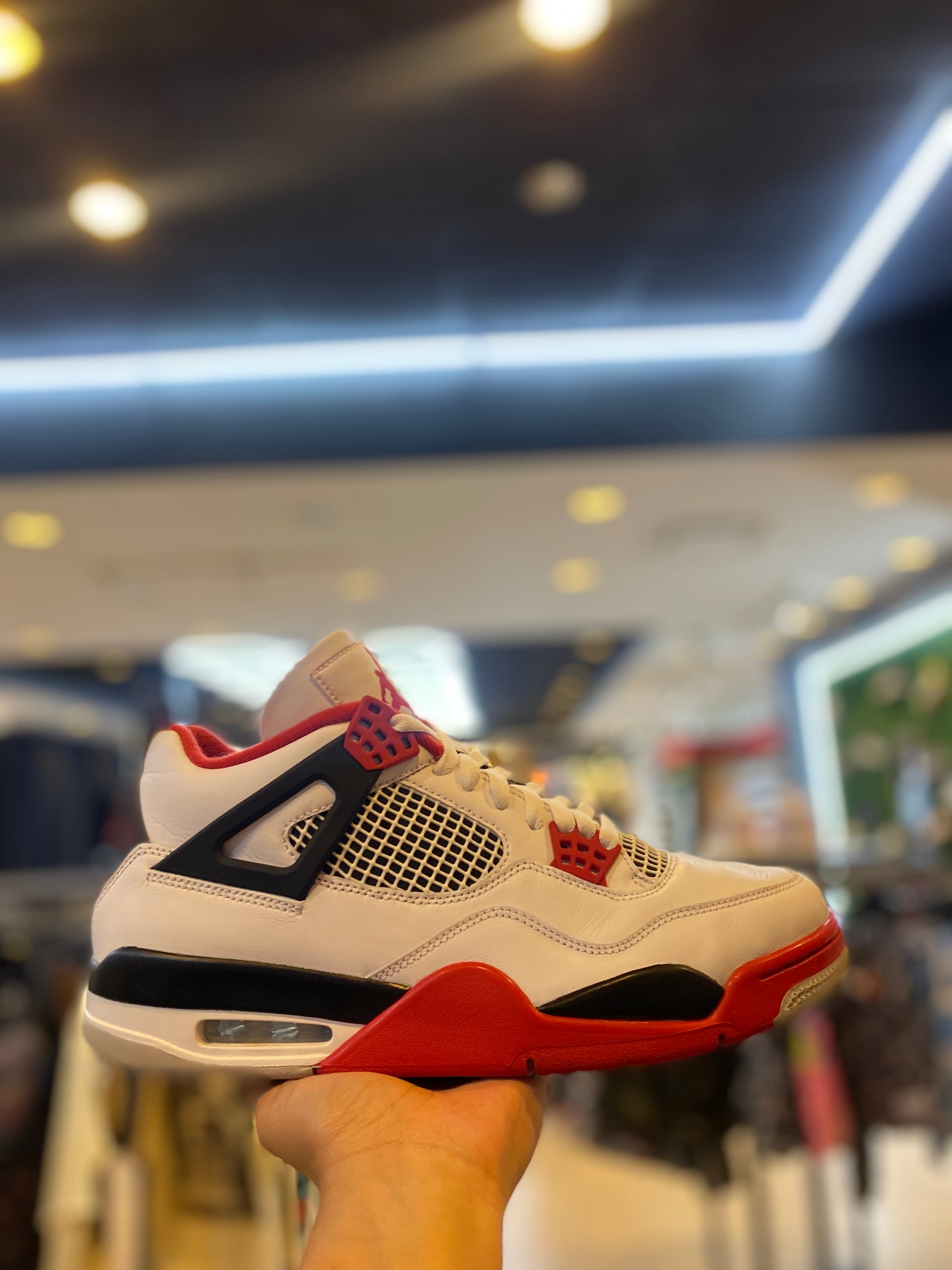 Jordan 4 Retro Fire Red (2020) PRE-OWNED