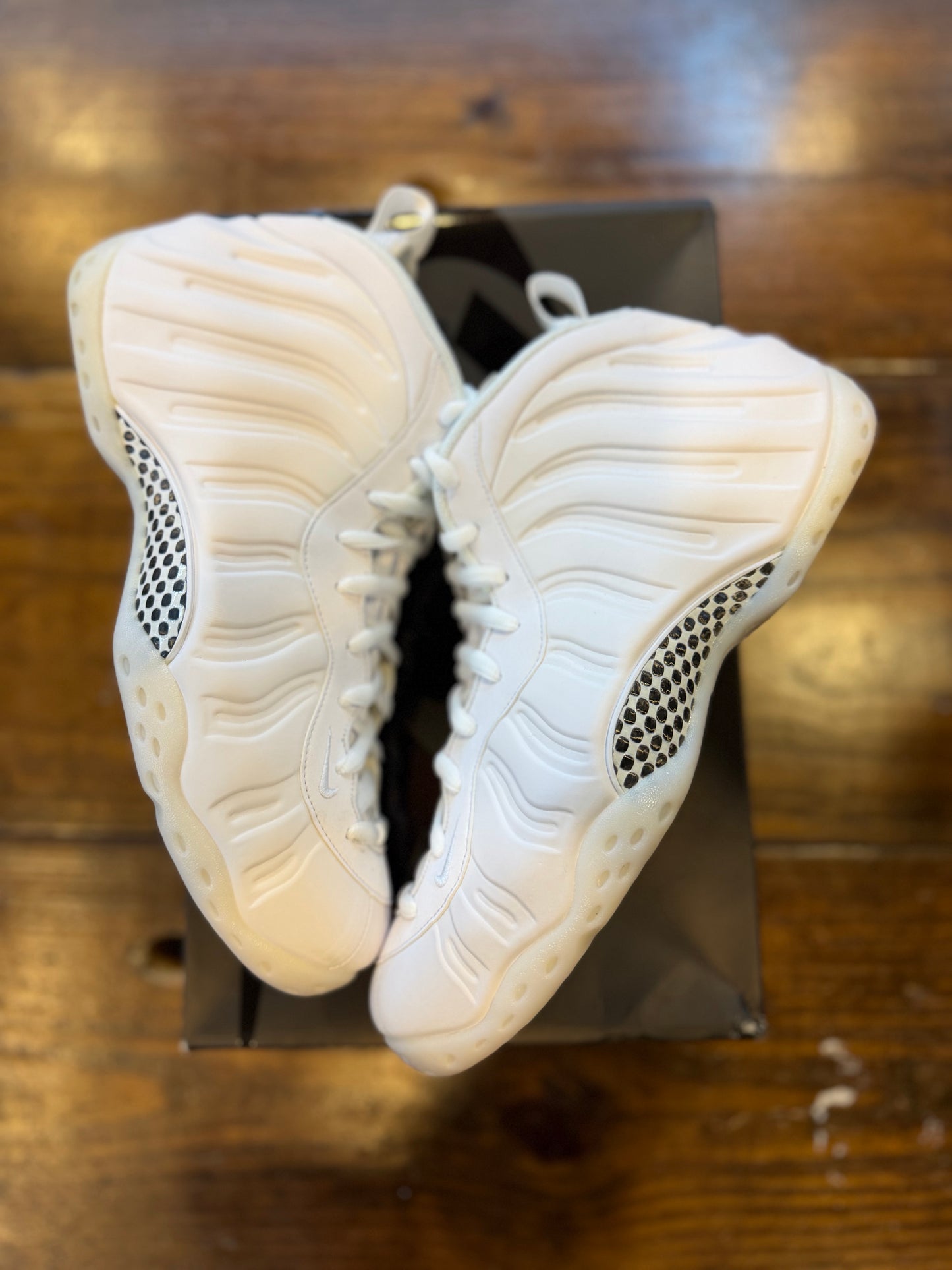 Nike Air Foamposite One Triple White PRE-OWNED