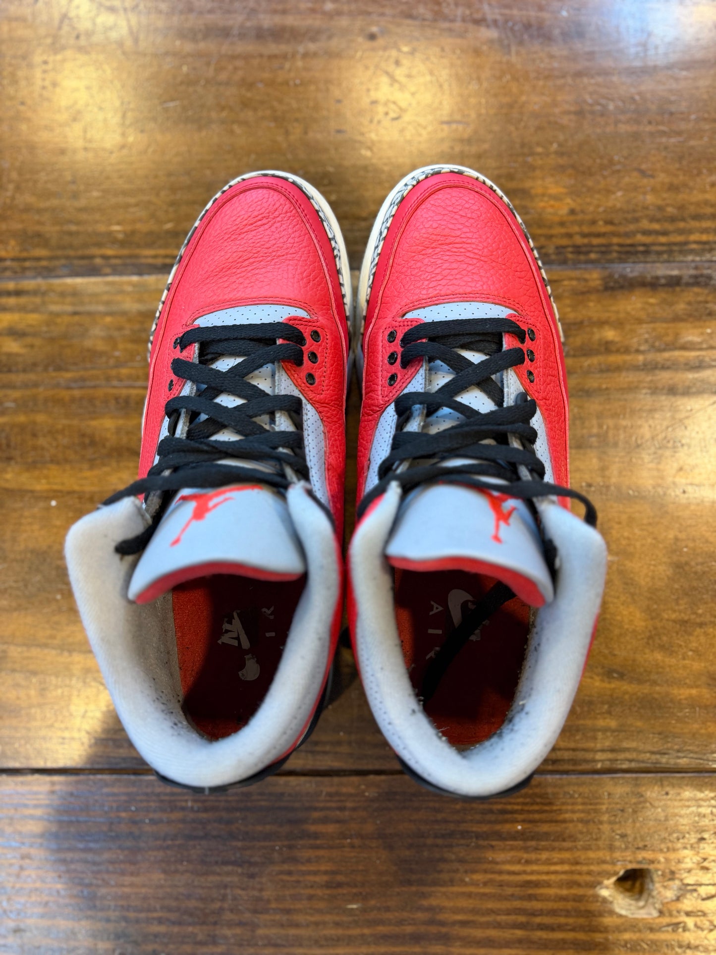 Jordan 3 Retro SE Unite PRE-OWNED