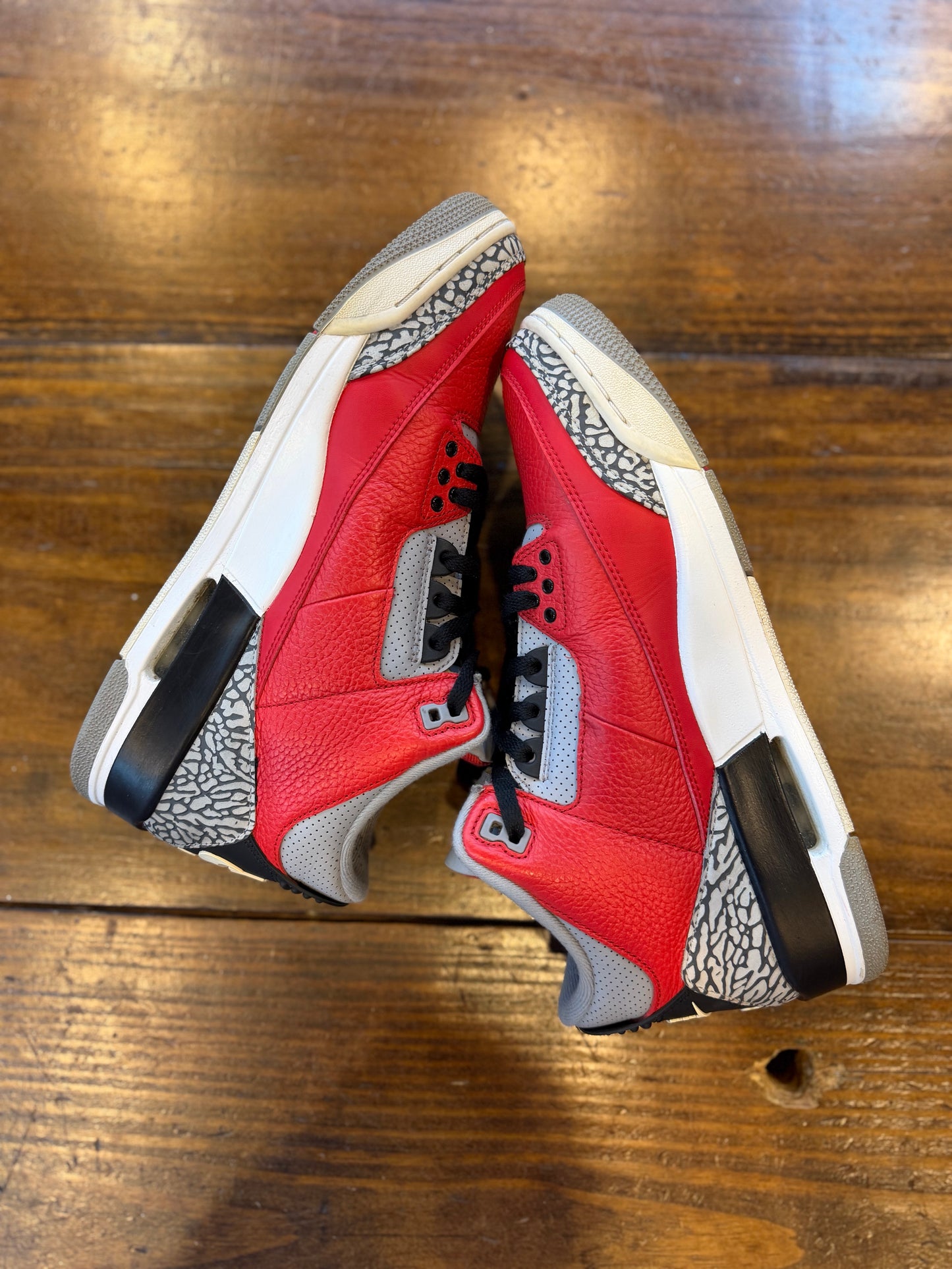 Jordan 3 Retro SE Unite PRE-OWNED