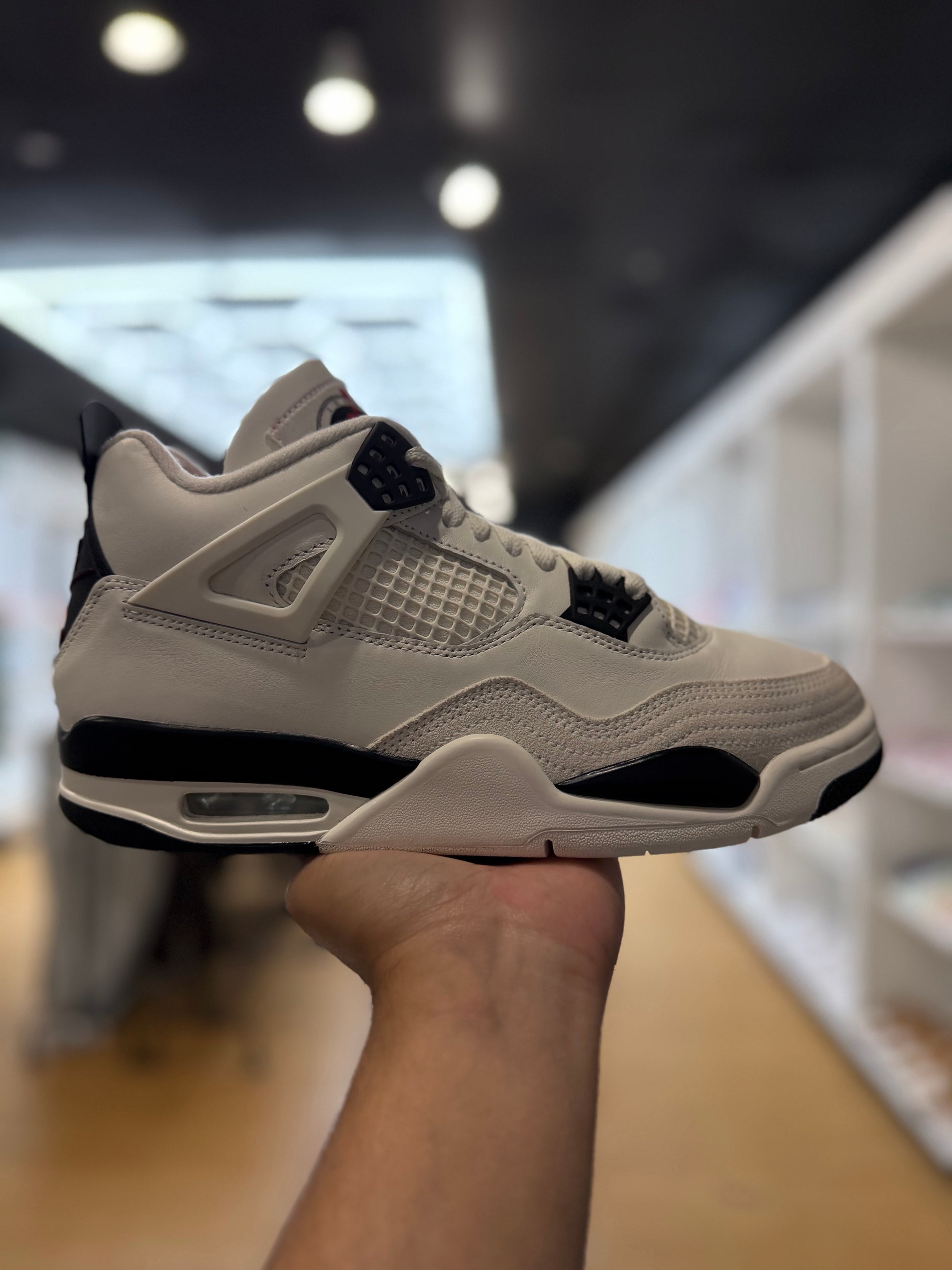 Jordan 4 Retro OG Flight Club PRE-OWNED