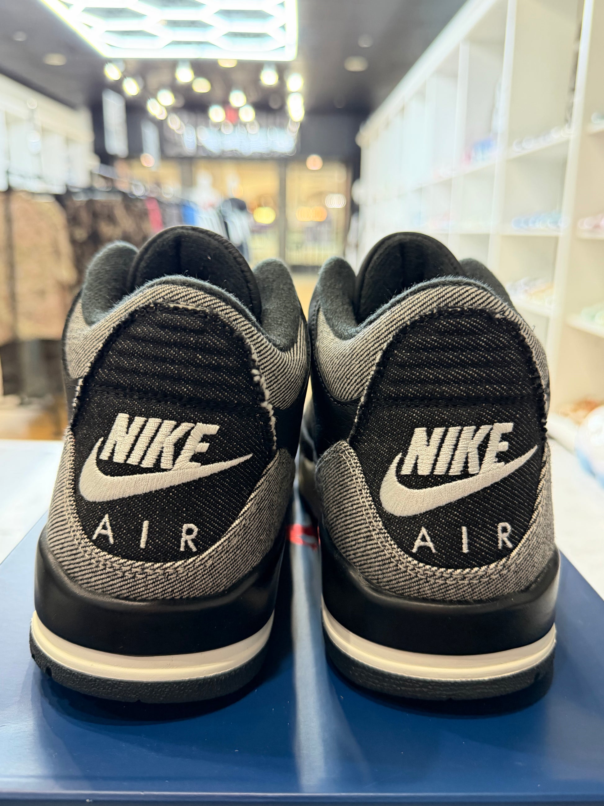 Jordan 3 Retro Levi’s Black PRE-OWNED