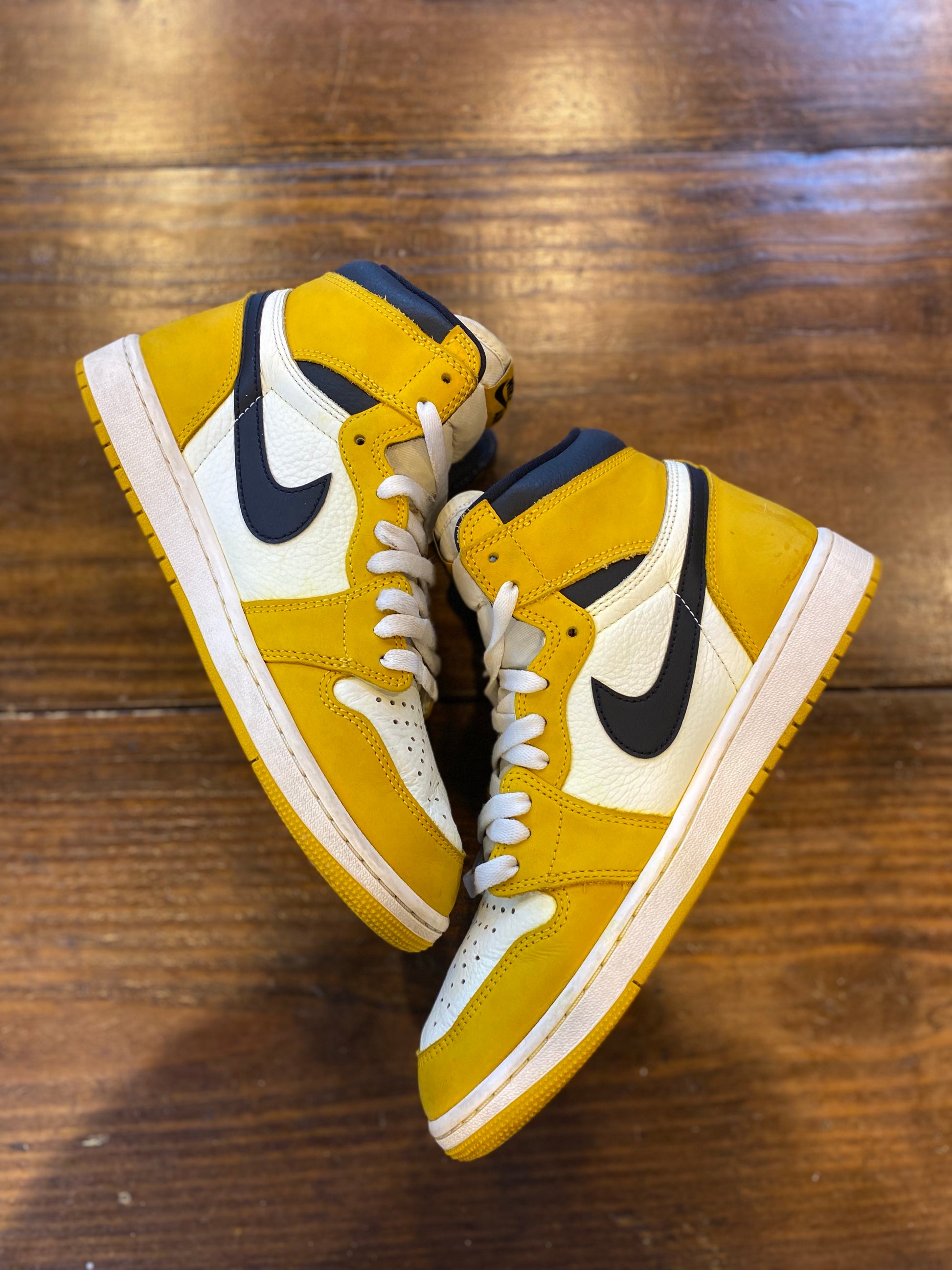 Jordan 1 Retro High OG Yellow Ochre PRE-OWNED