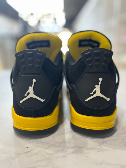 Jordan 4 Retro Thunder (2023) PRE-OWNED