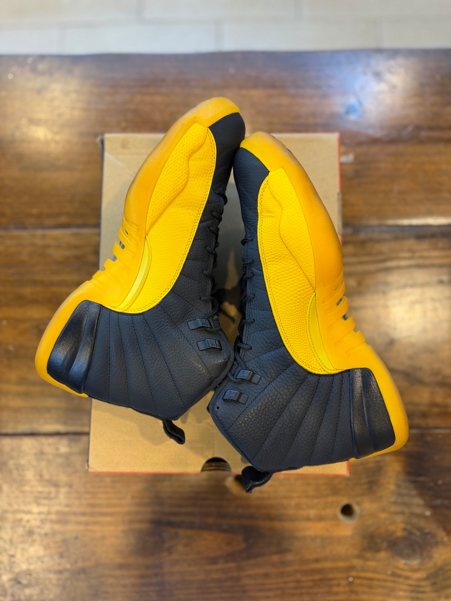 Jordan 12 Retro Black University Gold PRE-OWNED