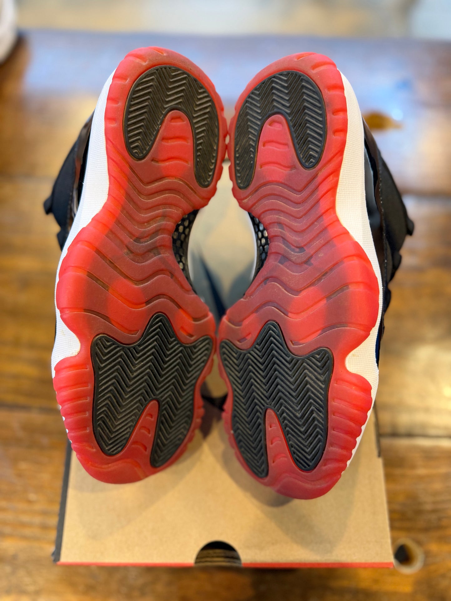 Jordan 11 Retro Low Bred (2025) PR-OWNED