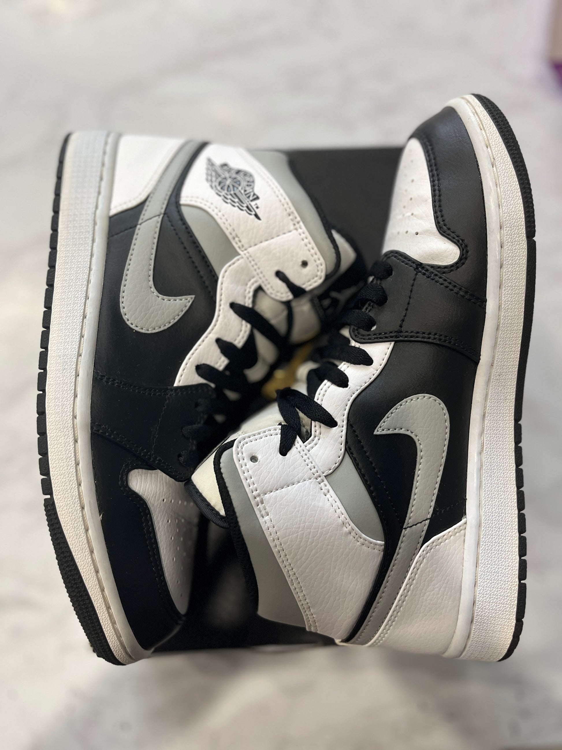 Jordan 1 Mid White Shadow PRE-OWNED