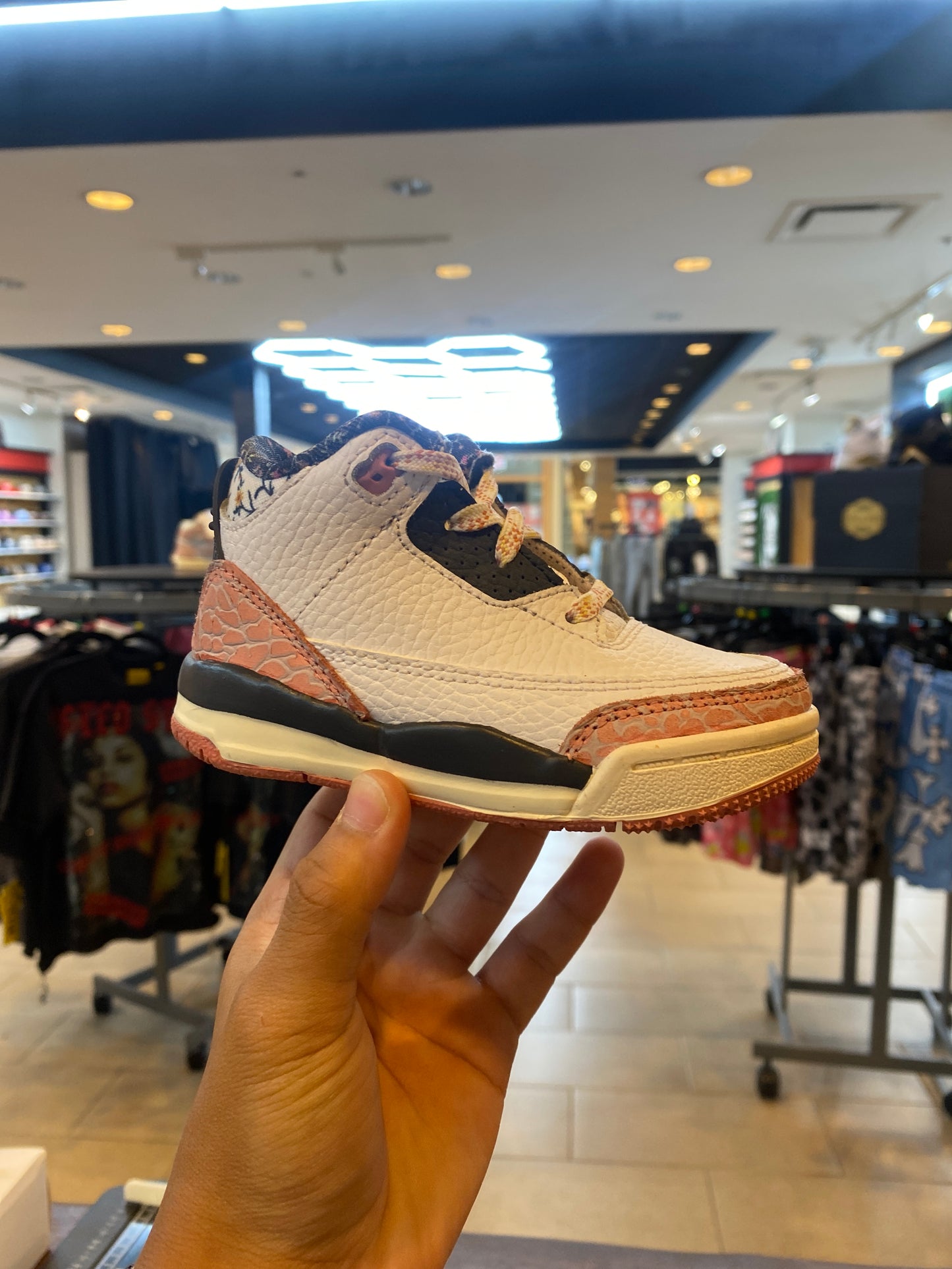Jordan 3 Retro Red Stardust (TD) PRE-OWNED